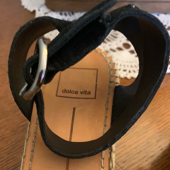 Dolce Vita Platform Sandals - Picture 10 of 11